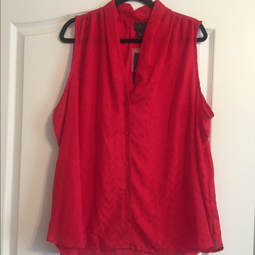 NWT Red sleeveless blouse chevron print